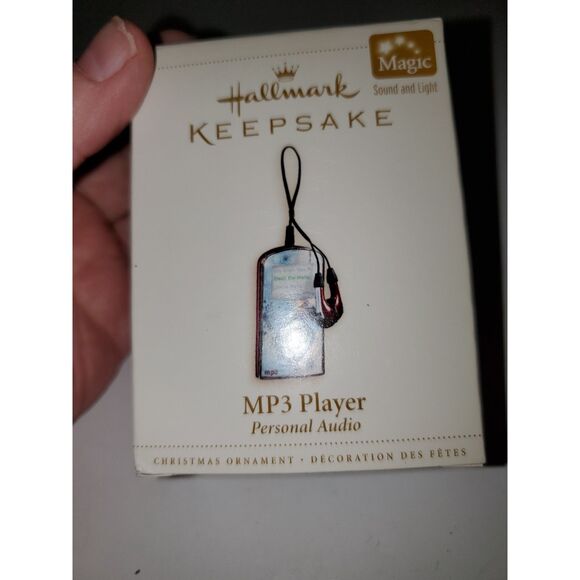 A Hallmark Keepsake Ornament Magic Sound & Light MP3 Player 4 Christmas Songs - Picture 2 of 12